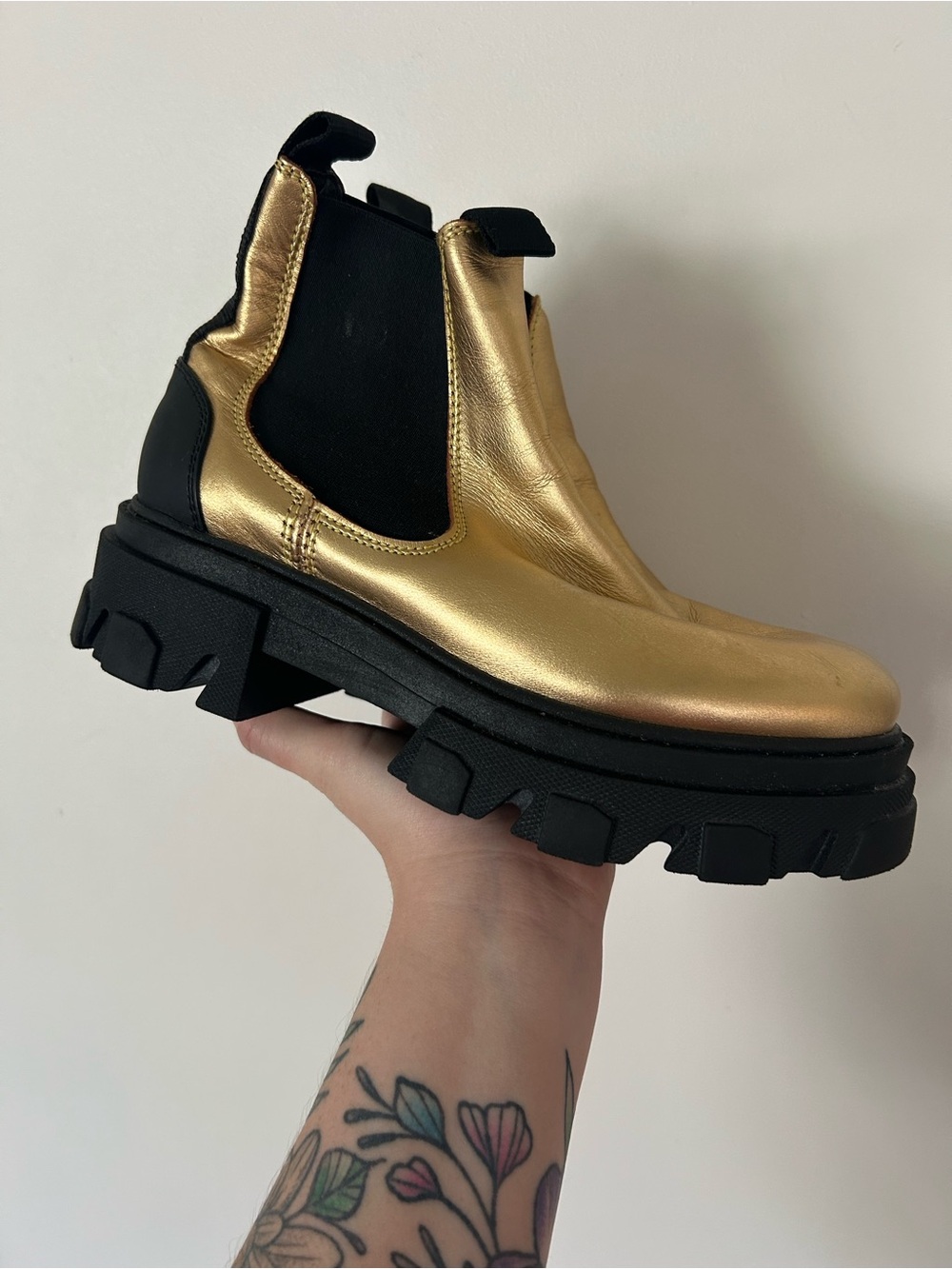 GANNI LUG SOLE LOW CHELSEA BOOT - GOLD Size 38 (US 7.5)